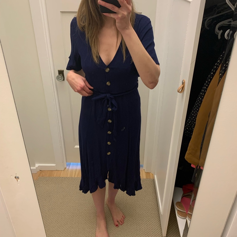 Flattering blue midi dress